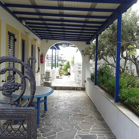 Prombona Petrino Spiti アパート