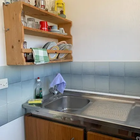 Prombona Petrino Spiti Piso Livadi