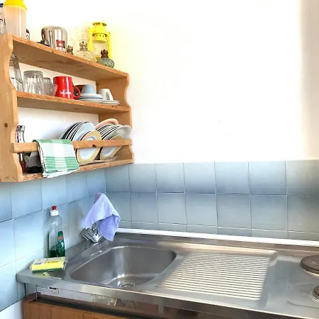 Prombona Petrino Spiti * Piso Livadi